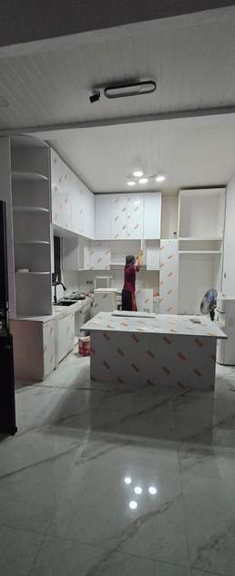Kitchen set finishing HPL hasil pengerjaan CV Smart Indonesia