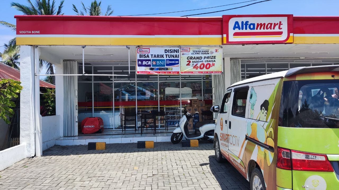 Dokumentasi pekerjaan CCTV di gerai Alfamart Sogitia