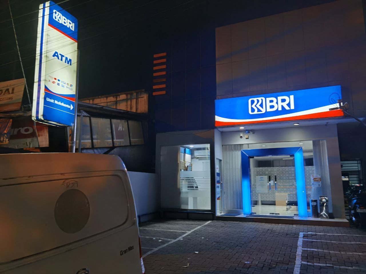 Instalasi mesin antrian — BRI Unit Nolokerto — dokumentasi foto 14