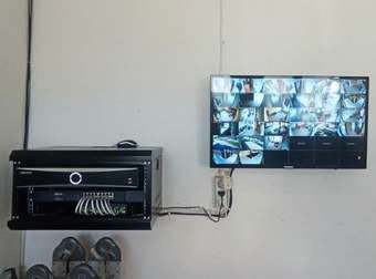 Perangkat DVR dan monitor CCTV terpasang di RSUD Toto Kabila